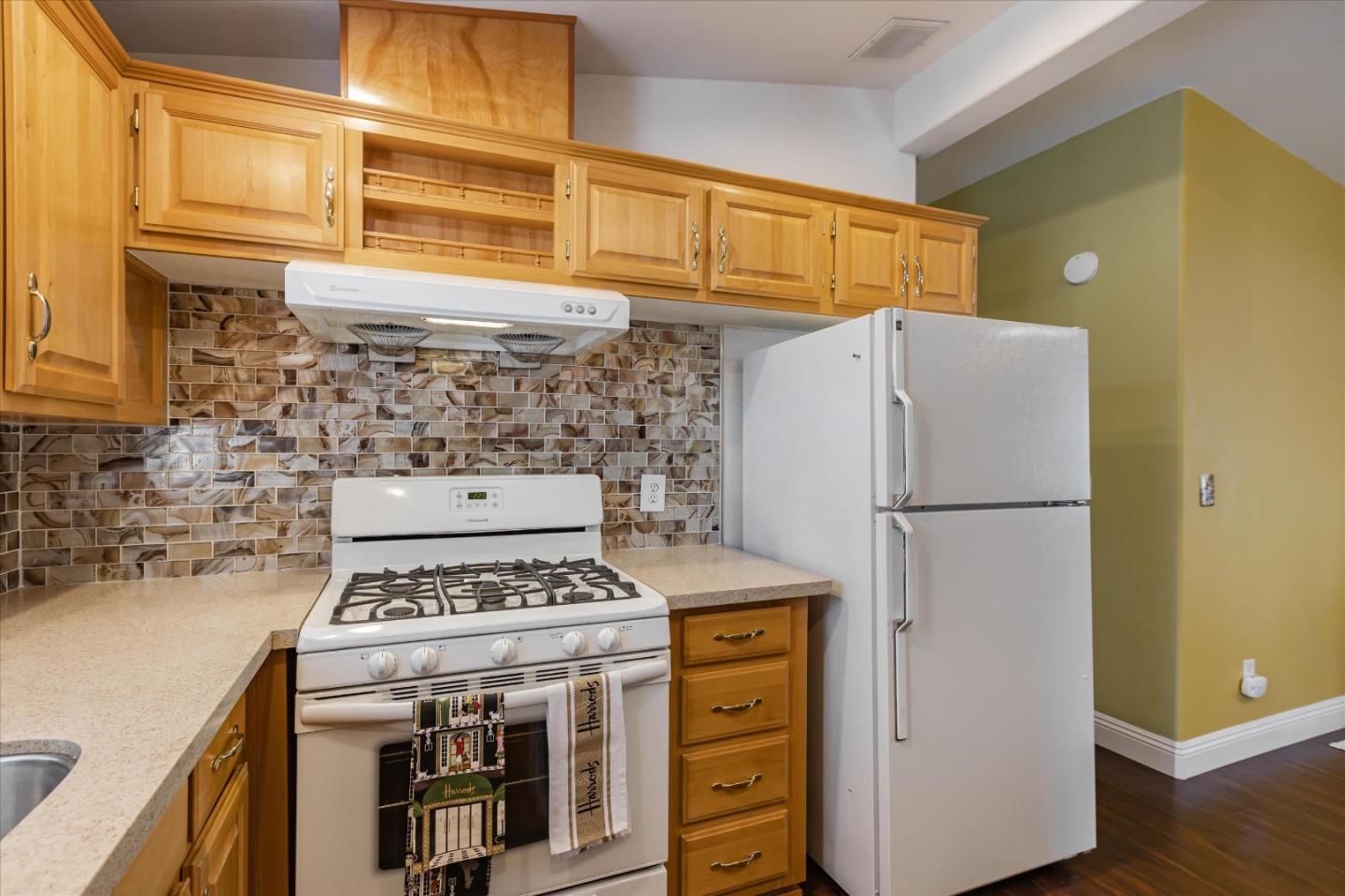 Detail Gallery Image 16 of 38 For 325 Sylvan Ave #85,  Mountain View,  CA 94041 - 2 Beds | 2 Baths