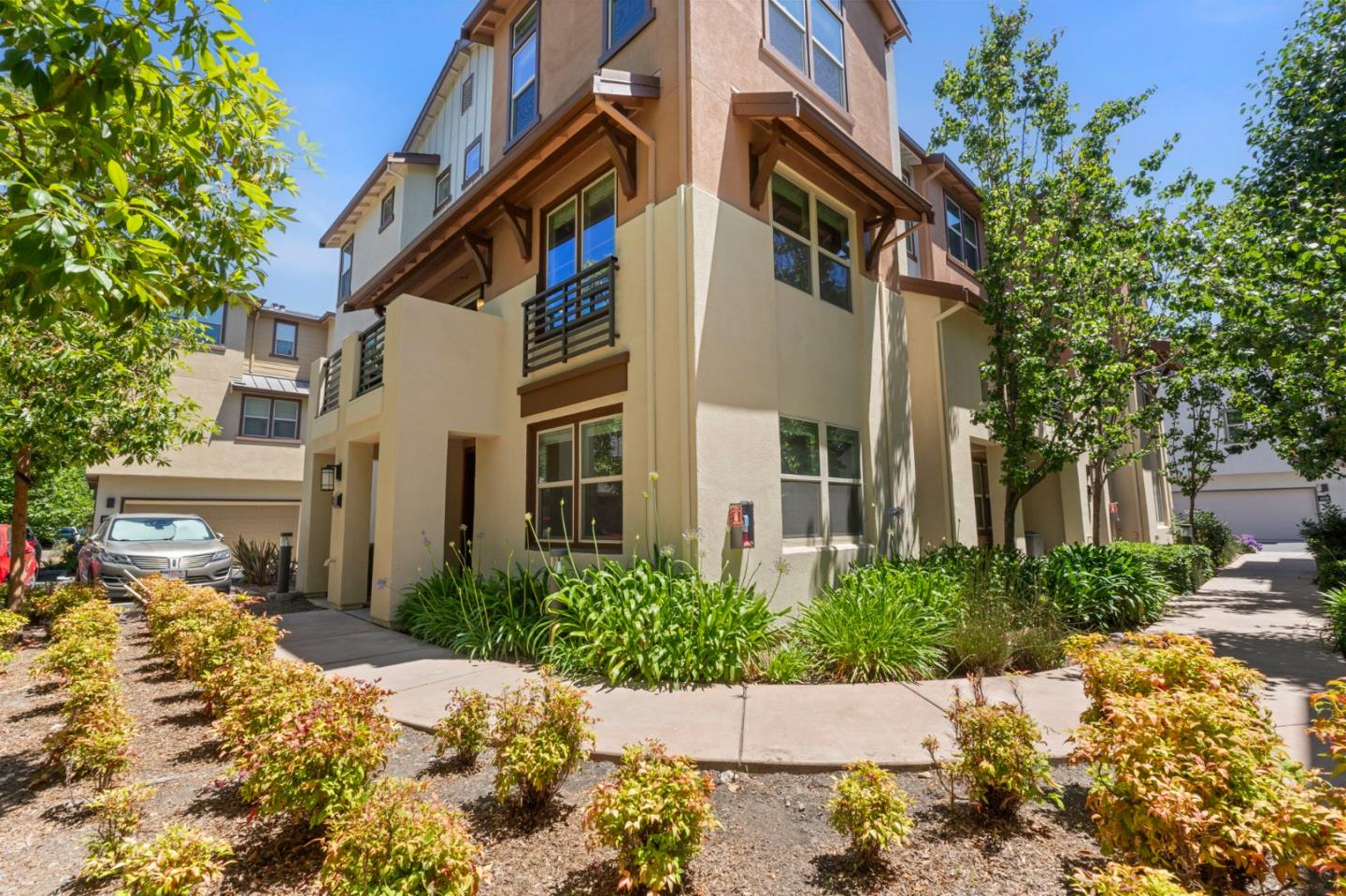 Detail Gallery Image 1 of 1 For 2931 via Roma Pl #18,  Santa Clara,  CA 95051 - 3 Beds | 3/1 Baths