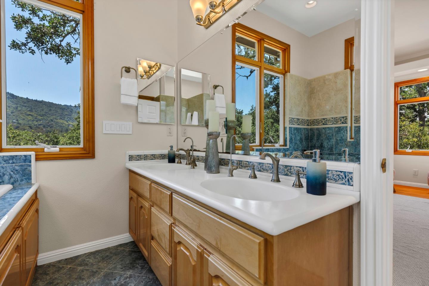 Detail Gallery Image 22 of 50 For 18500 Hillview Dr, Monte Sereno,  CA 95030 - 4 Beds | 4 Baths