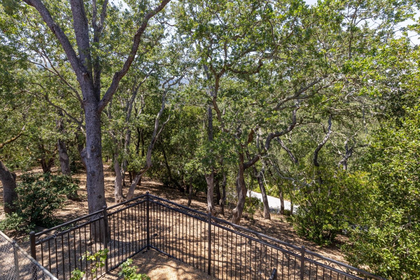 Detail Gallery Image 43 of 50 For 18500 Hillview Dr, Monte Sereno,  CA 95030 - 4 Beds | 4 Baths