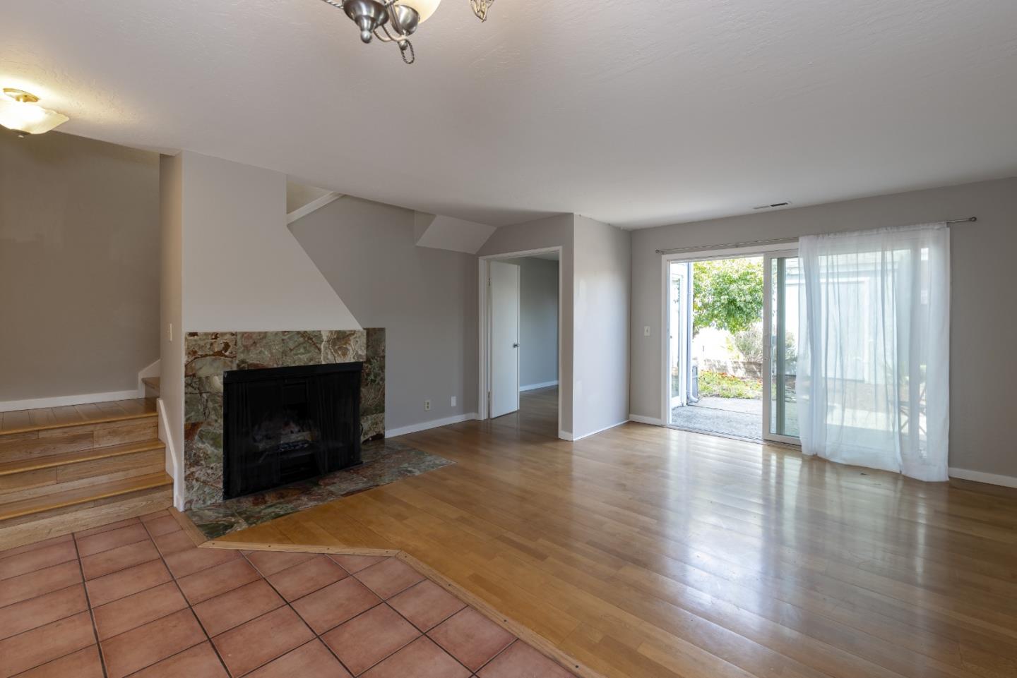 Detail Gallery Image 5 of 28 For 1200 Capitola Rd #24,  Santa Cruz,  CA 95062 - 3 Beds | 1/1 Baths