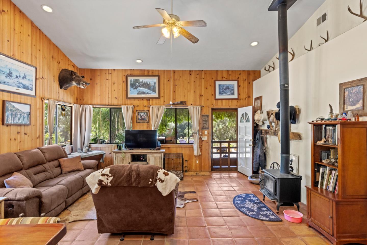 Detail Gallery Image 19 of 42 For 20215 Cachagua Rd, Carmel Valley,  CA 93924 - 3 Beds | 2 Baths