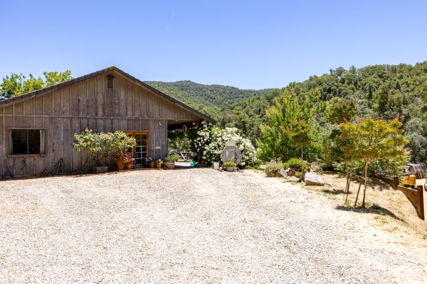 Detail Gallery Image 9 of 42 For 20215 Cachagua Rd, Carmel Valley,  CA 93924 - 3 Beds | 2 Baths