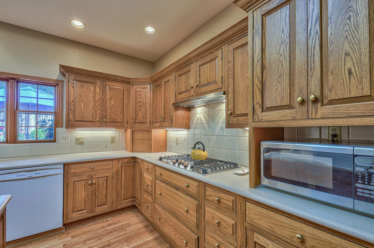 Detail Gallery Image 12 of 62 For 68 San Benancio Rd, Salinas,  CA 93908 - 6 Beds | 3/1 Baths