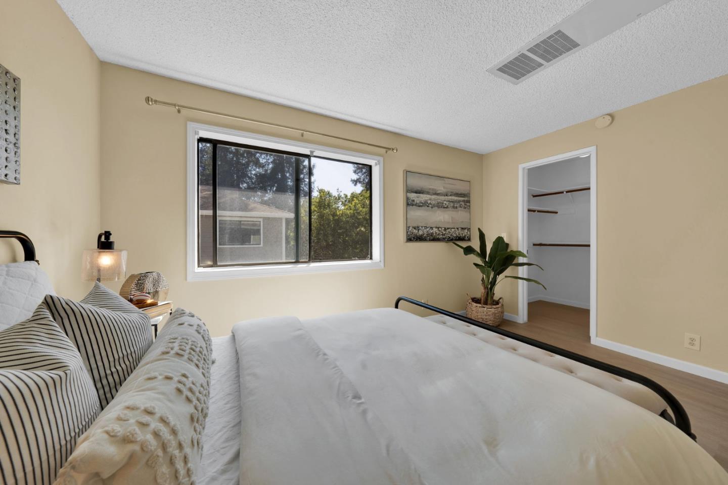 Detail Gallery Image 20 of 38 For 244 Stonegate Cir, San Jose,  CA 95110 - 1 Beds | 1 Baths