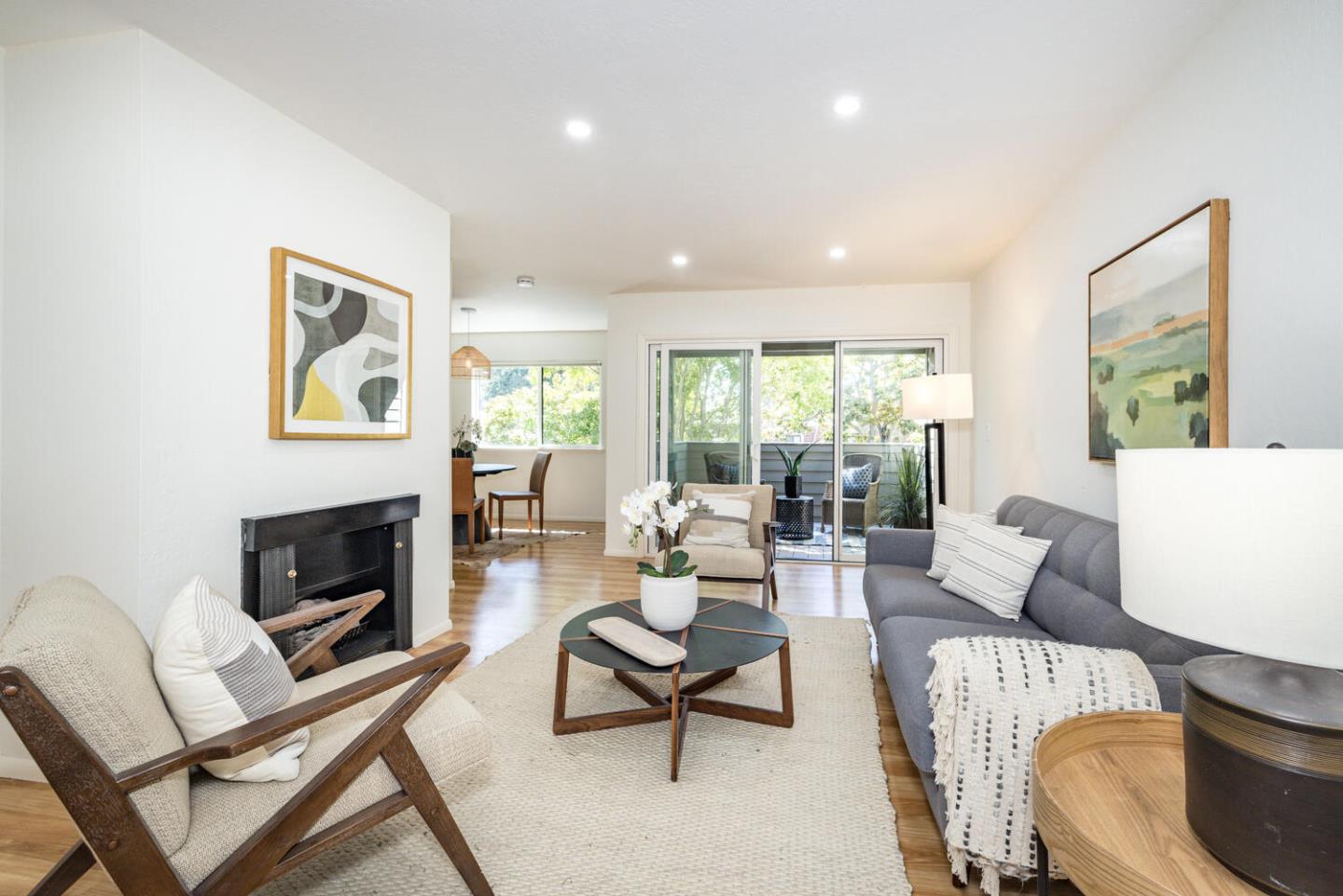 Detail Gallery Image 1 of 14 For 615 Forest Ave, Palo Alto,  CA 94301 - 2 Beds | 2 Baths