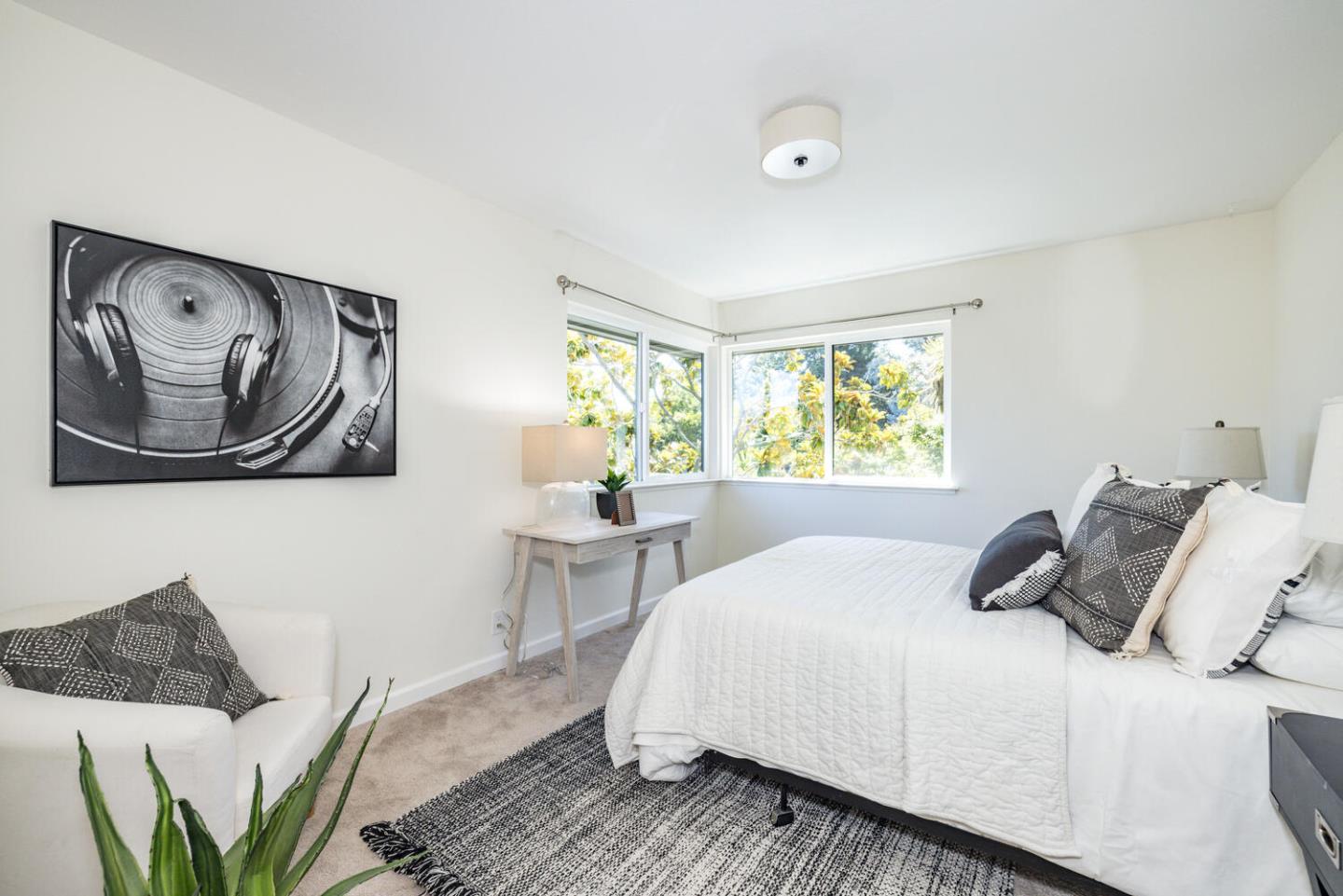 Detail Gallery Image 7 of 14 For 615 Forest Ave, Palo Alto,  CA 94301 - 2 Beds | 2 Baths