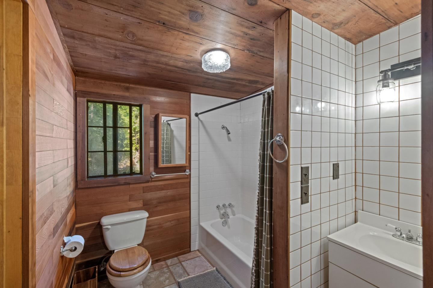 Detail Gallery Image 9 of 84 For 12106 Love Creek Rd, Ben Lomond,  CA 95005 - 1 Beds | 1 Baths