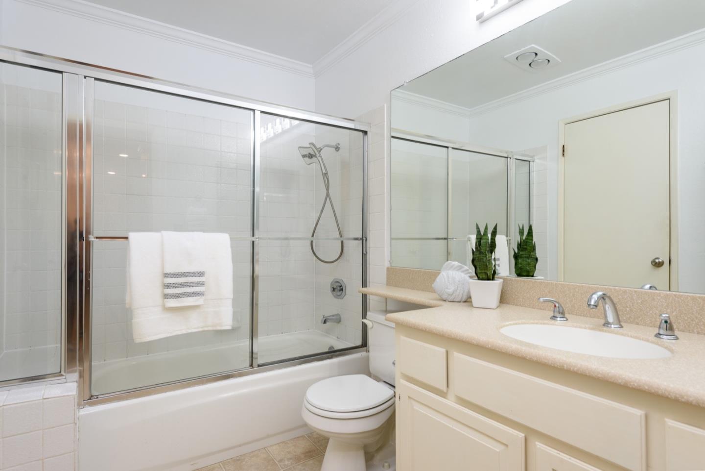 Detail Gallery Image 7 of 19 For 815 Sea Spray Ln #214,  Foster City,  CA 94404 - 1 Beds | 1 Baths