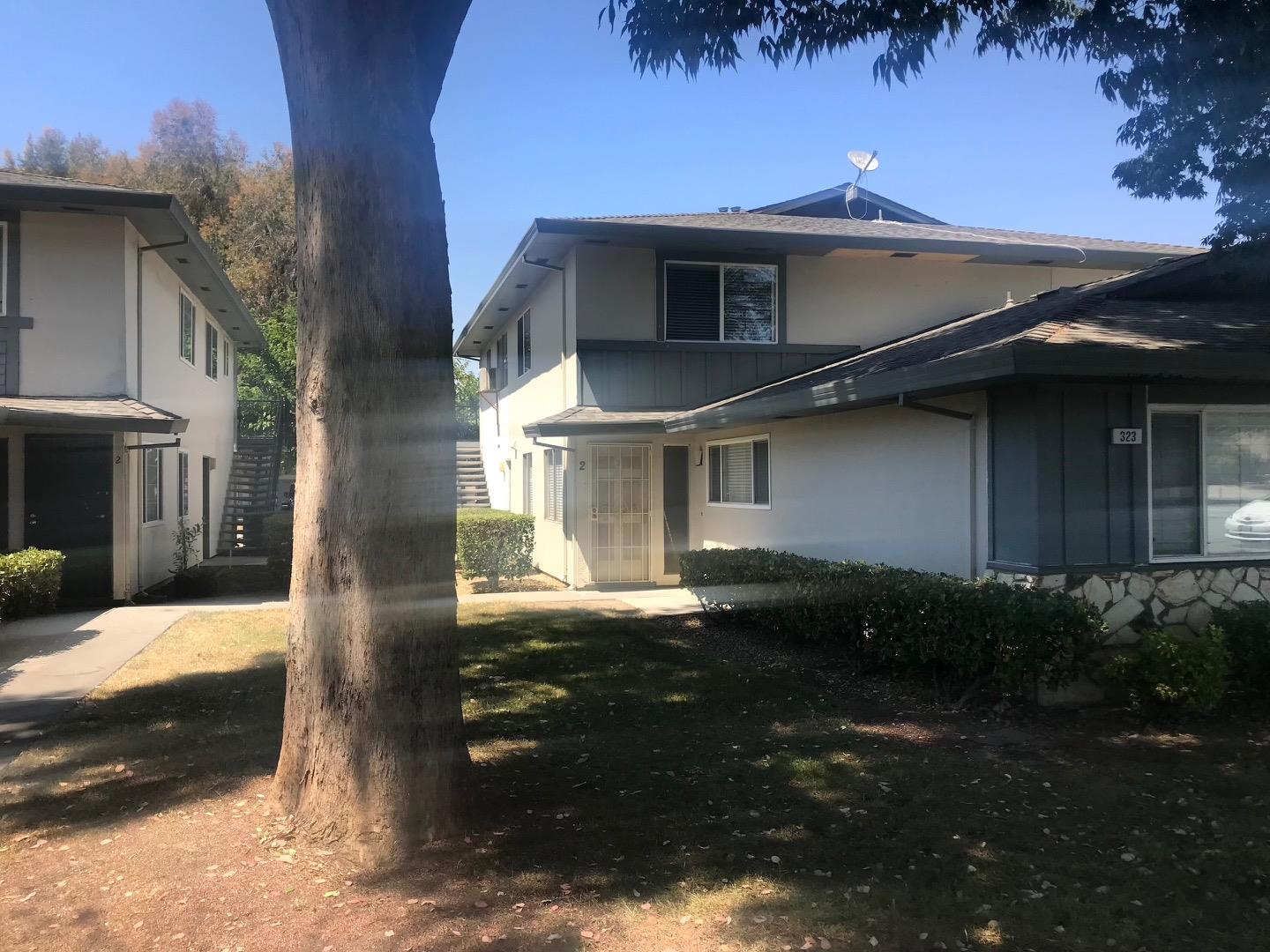 Detail Gallery Image 2 of 4 For 323 Blossom Hill Rd #2,  San Jose,  CA 95123 - 2 Beds | 1 Baths