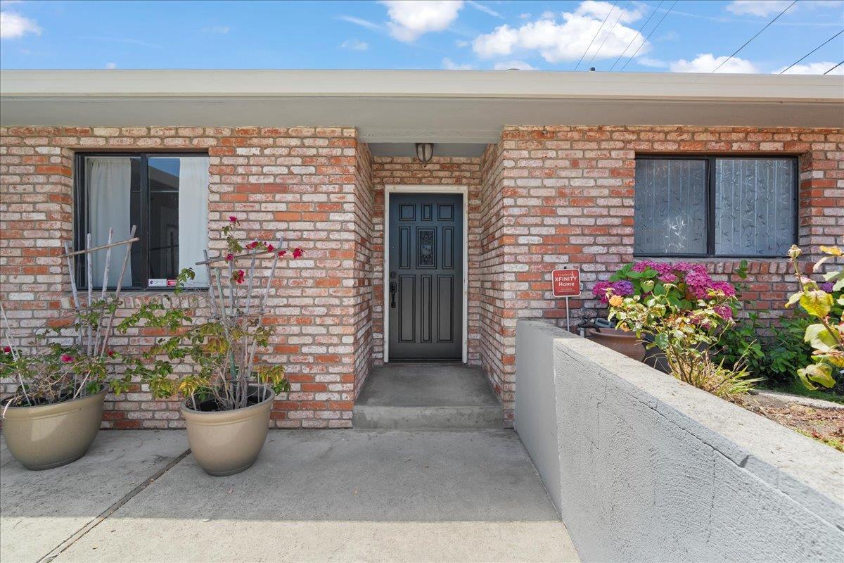 Detail Gallery Image 1 of 1 For 3200 Sylvaner Cir, Santa Cruz,  CA 95062 - 3 Beds | 2 Baths