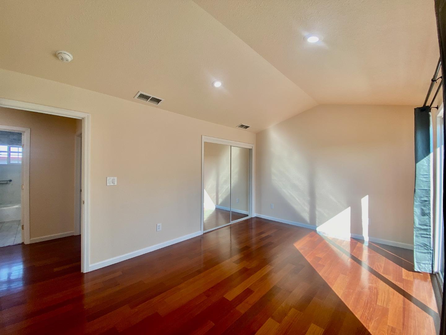 Detail Gallery Image 25 of 28 For 612 Peninsula Ave #C,  Burlingame,  CA 94010 - 2 Beds | 1/1 Baths