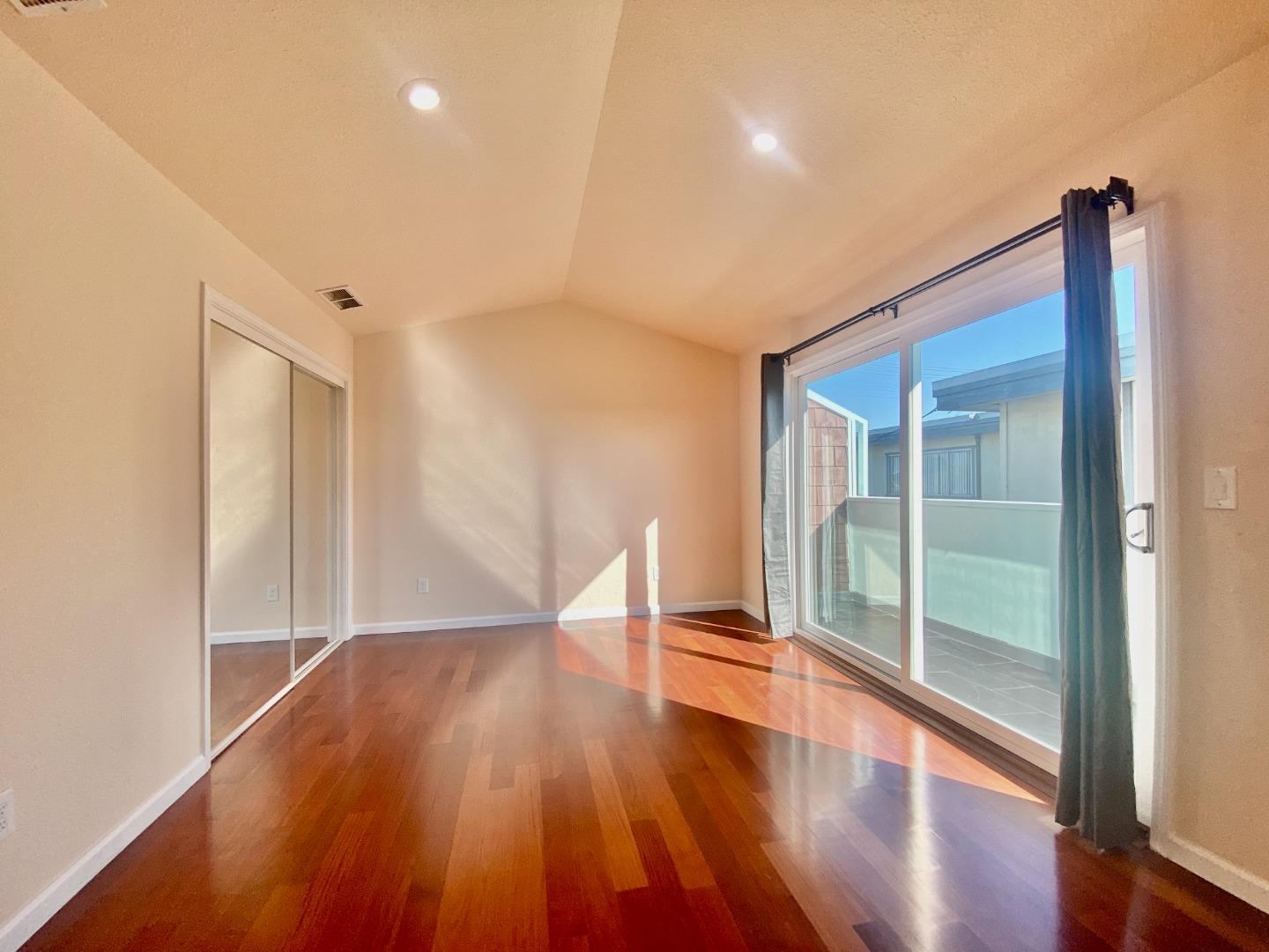 Detail Gallery Image 26 of 28 For 612 Peninsula Ave #C,  Burlingame,  CA 94010 - 2 Beds | 1/1 Baths