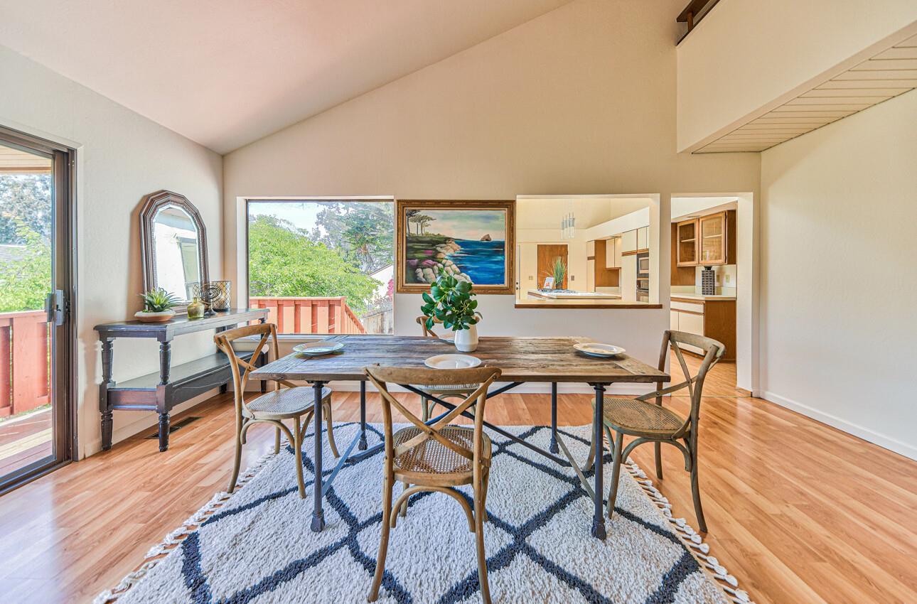 Detail Gallery Image 13 of 40 For 26122 Carmel Knolls Dr, Carmel,  CA 93923 - 3 Beds | 2 Baths