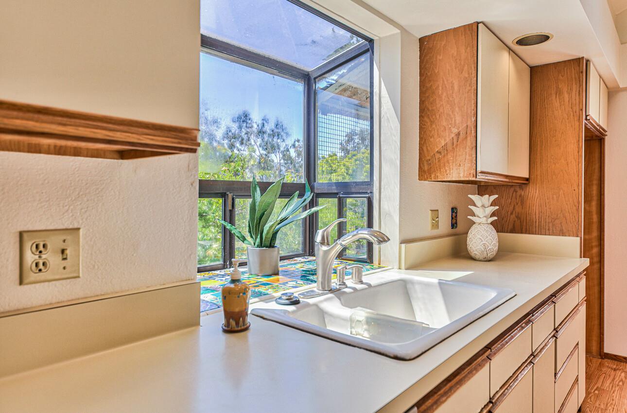 Detail Gallery Image 16 of 40 For 26122 Carmel Knolls Dr, Carmel,  CA 93923 - 3 Beds | 2 Baths