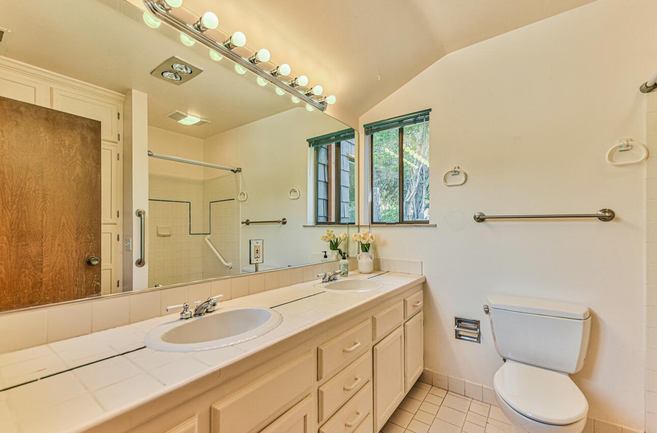 Detail Gallery Image 27 of 40 For 26122 Carmel Knolls Dr, Carmel,  CA 93923 - 3 Beds | 2 Baths