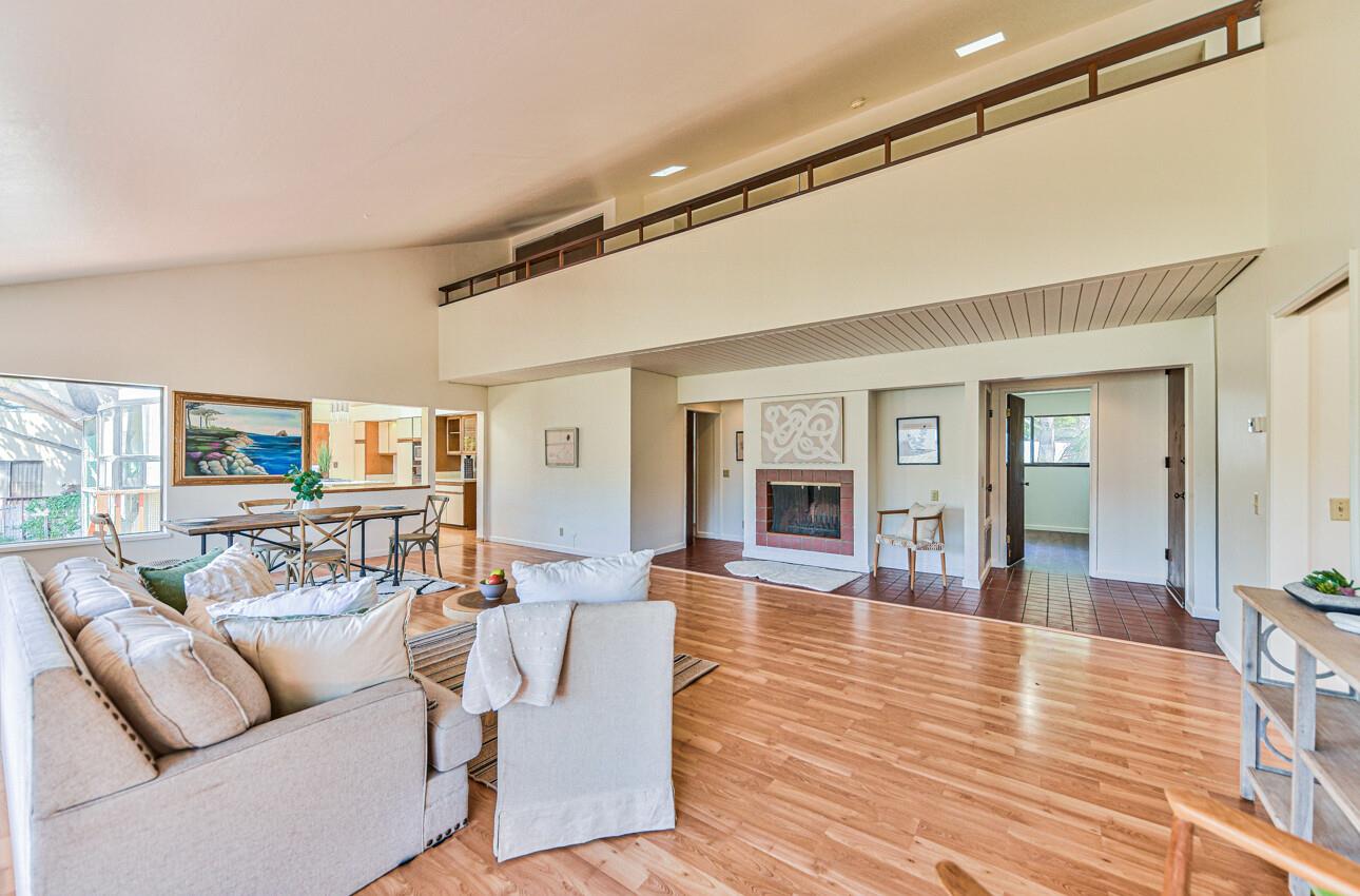 Detail Gallery Image 9 of 40 For 26122 Carmel Knolls Dr, Carmel,  CA 93923 - 3 Beds | 2 Baths