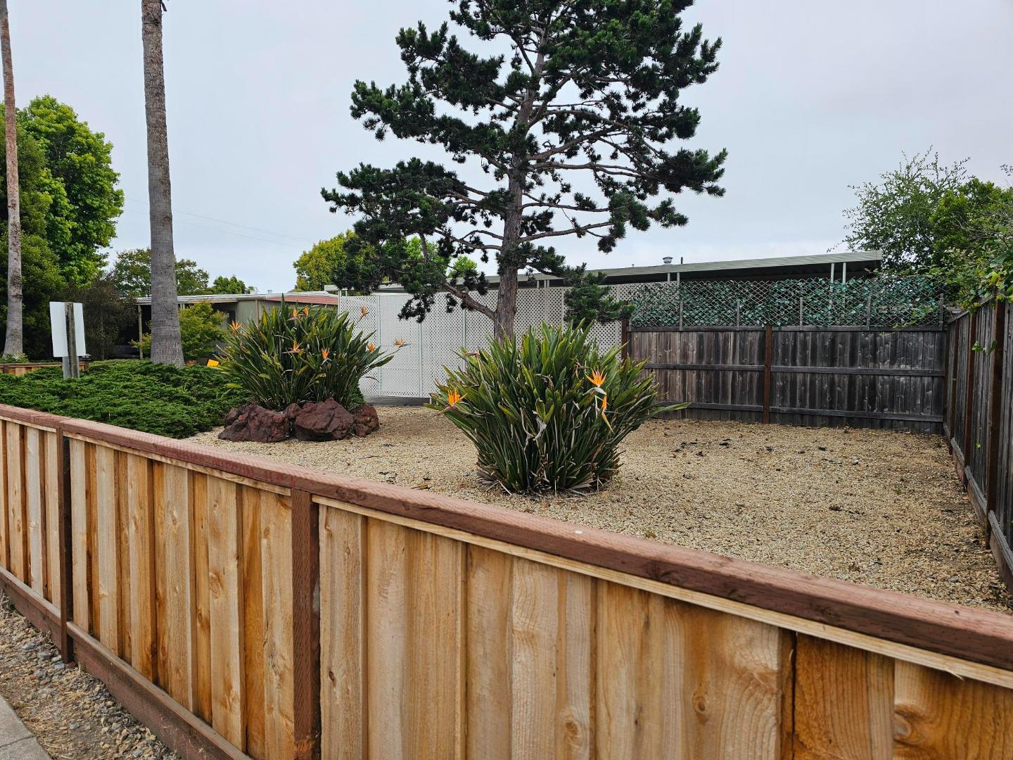 Detail Gallery Image 5 of 39 For 1555 Merrill #147,  Santa Cruz,  CA 95062 - 2 Beds | 2 Baths