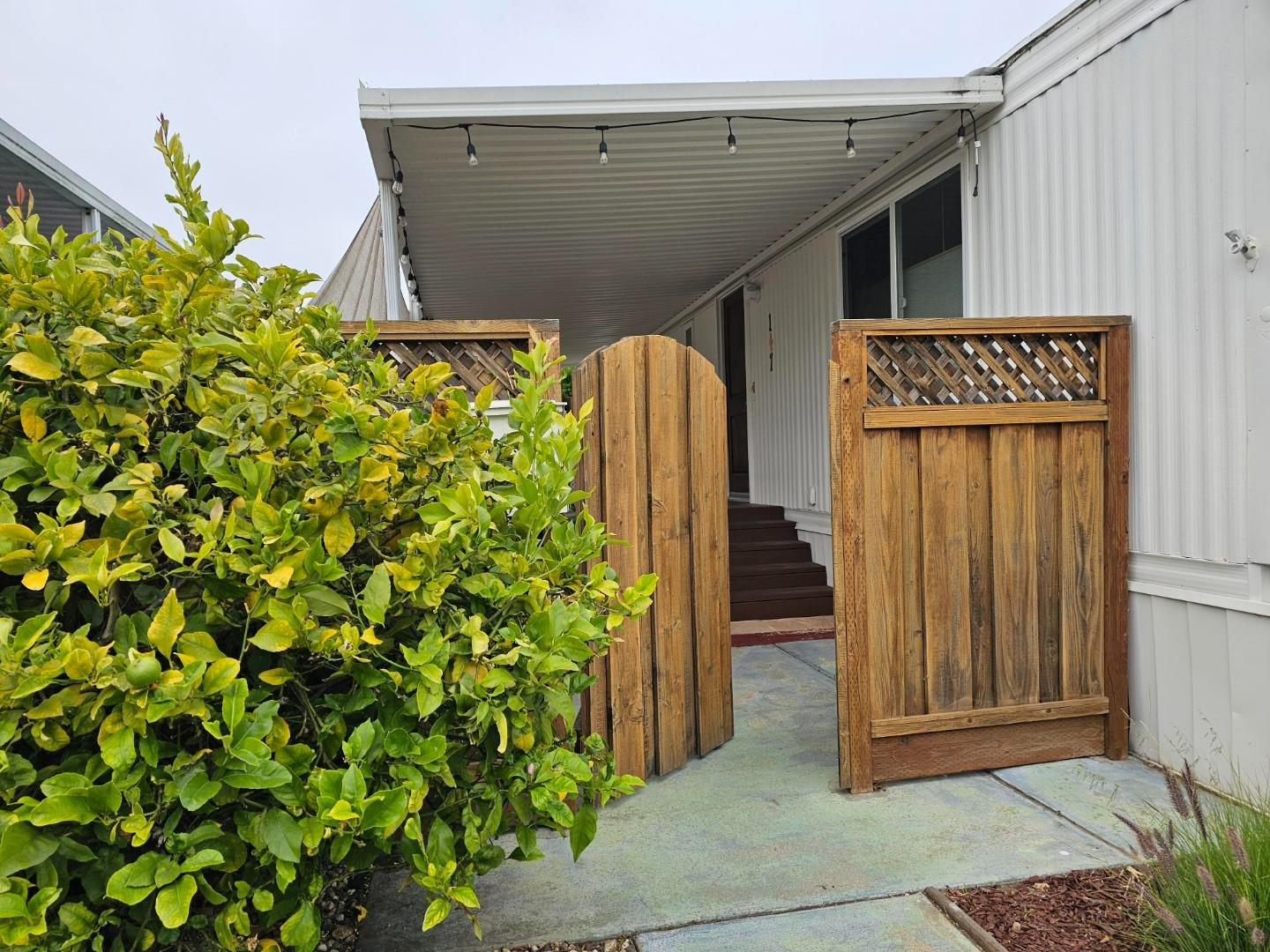 Detail Gallery Image 7 of 39 For 1555 Merrill #147,  Santa Cruz,  CA 95062 - 2 Beds | 2 Baths