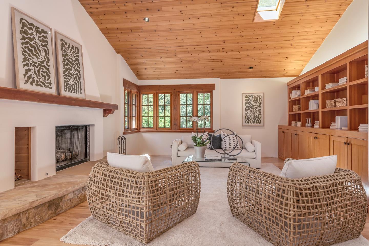 Detail Gallery Image 21 of 78 For 178 Pinon Dr, Portola Valley,  CA 94028 - 4 Beds | 4/1 Baths