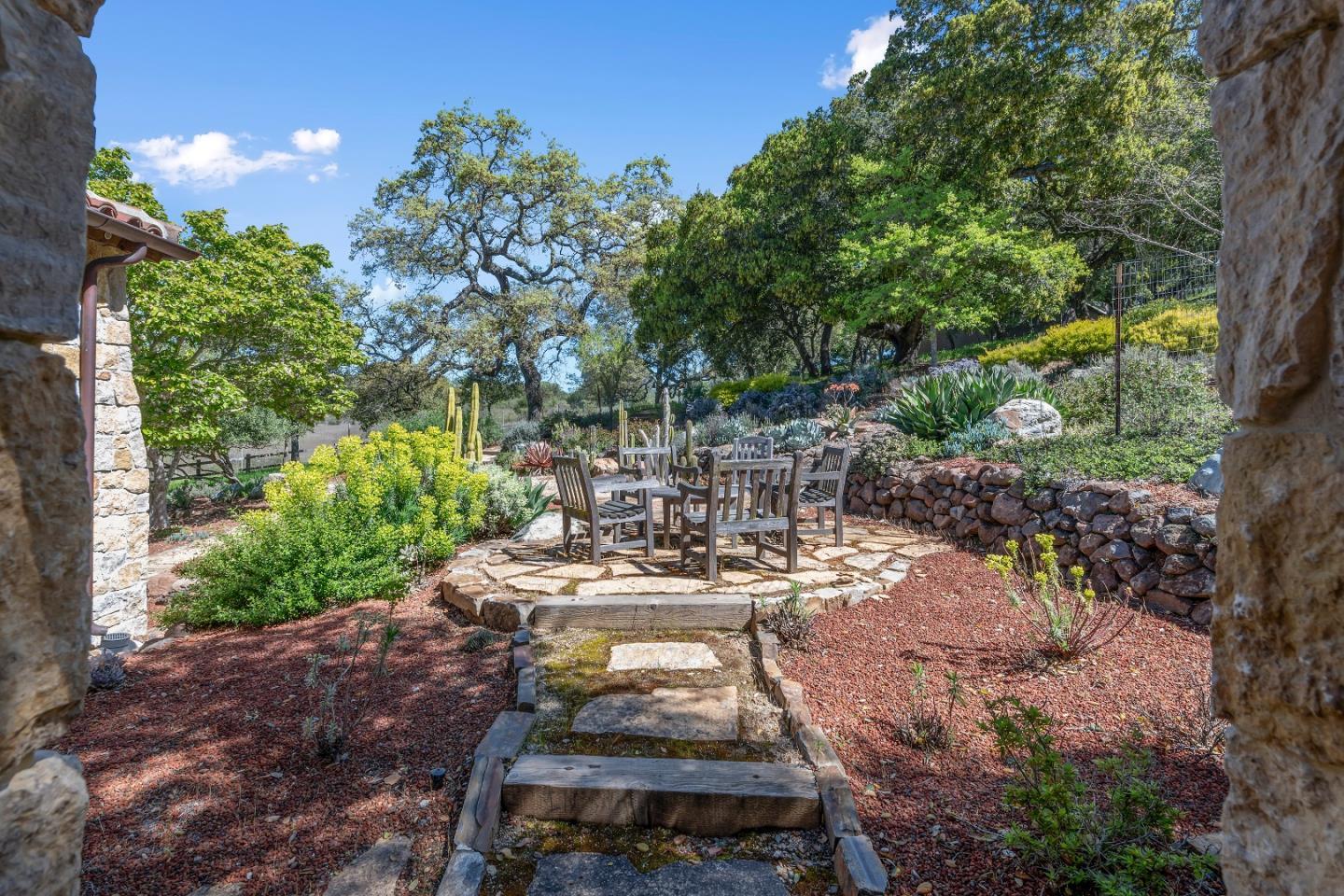 Detail Gallery Image 62 of 78 For 178 Pinon Dr, Portola Valley,  CA 94028 - 4 Beds | 4/1 Baths