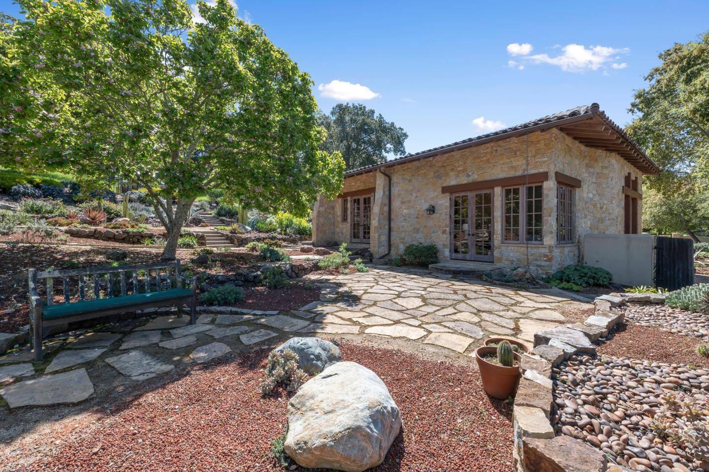 Detail Gallery Image 67 of 78 For 178 Pinon Dr, Portola Valley,  CA 94028 - 4 Beds | 4/1 Baths