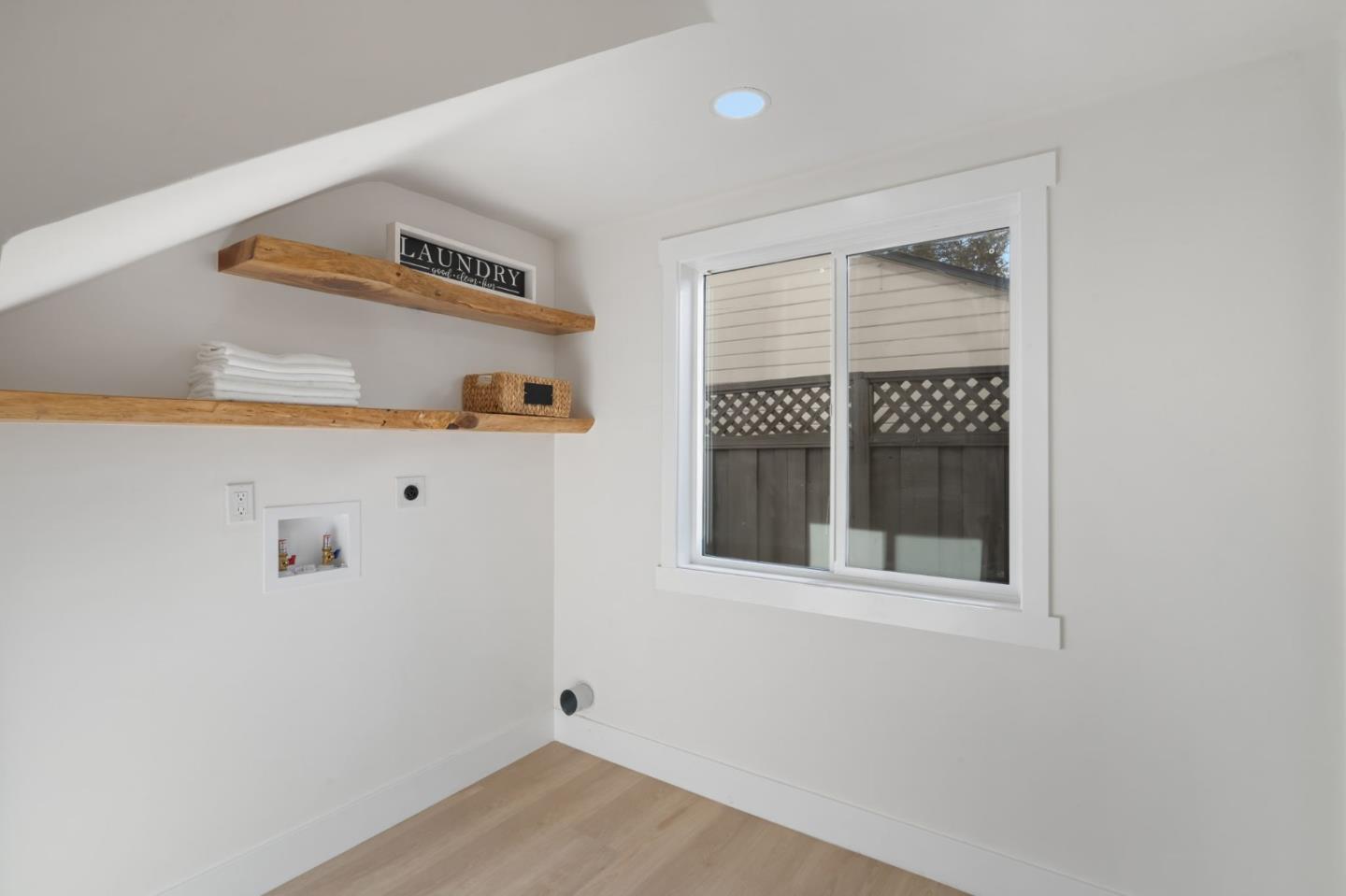 Detail Gallery Image 21 of 39 For 1167 Idaho St, San Jose,  CA 95126 - 3 Beds | 2/1 Baths