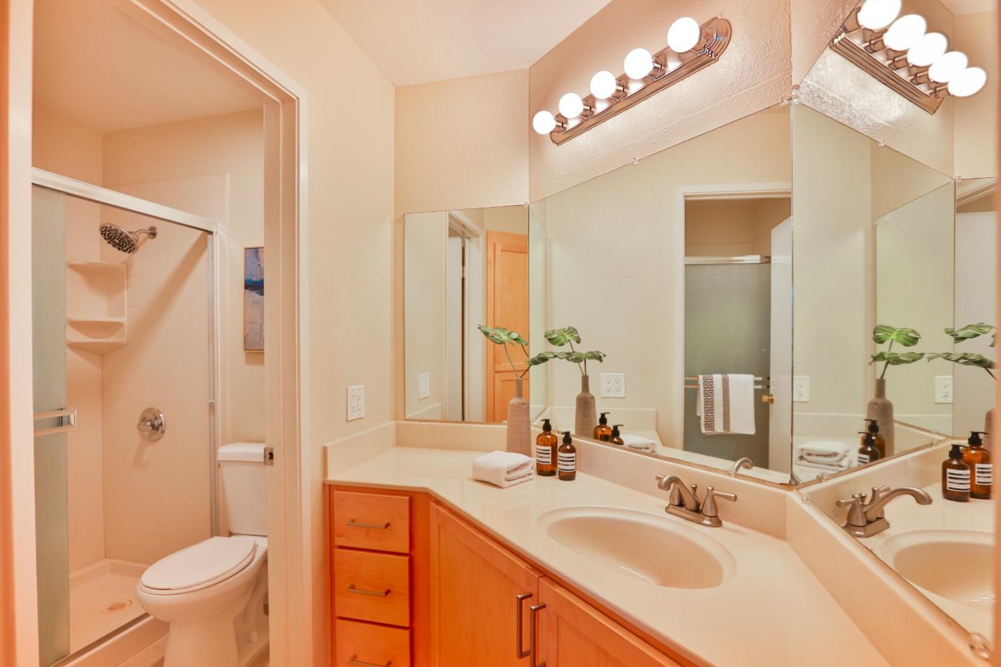 Detail Gallery Image 16 of 32 For 500 Shadowgraph Dr, San Jose,  CA 95110 - 2 Beds | 2 Baths