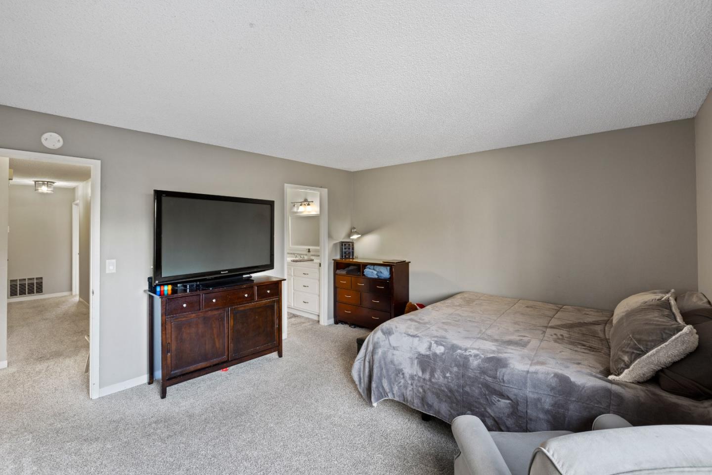 Detail Gallery Image 17 of 41 For 120 Nissen Rd #4,  Salinas,  CA 93901 - 2 Beds | 2 Baths