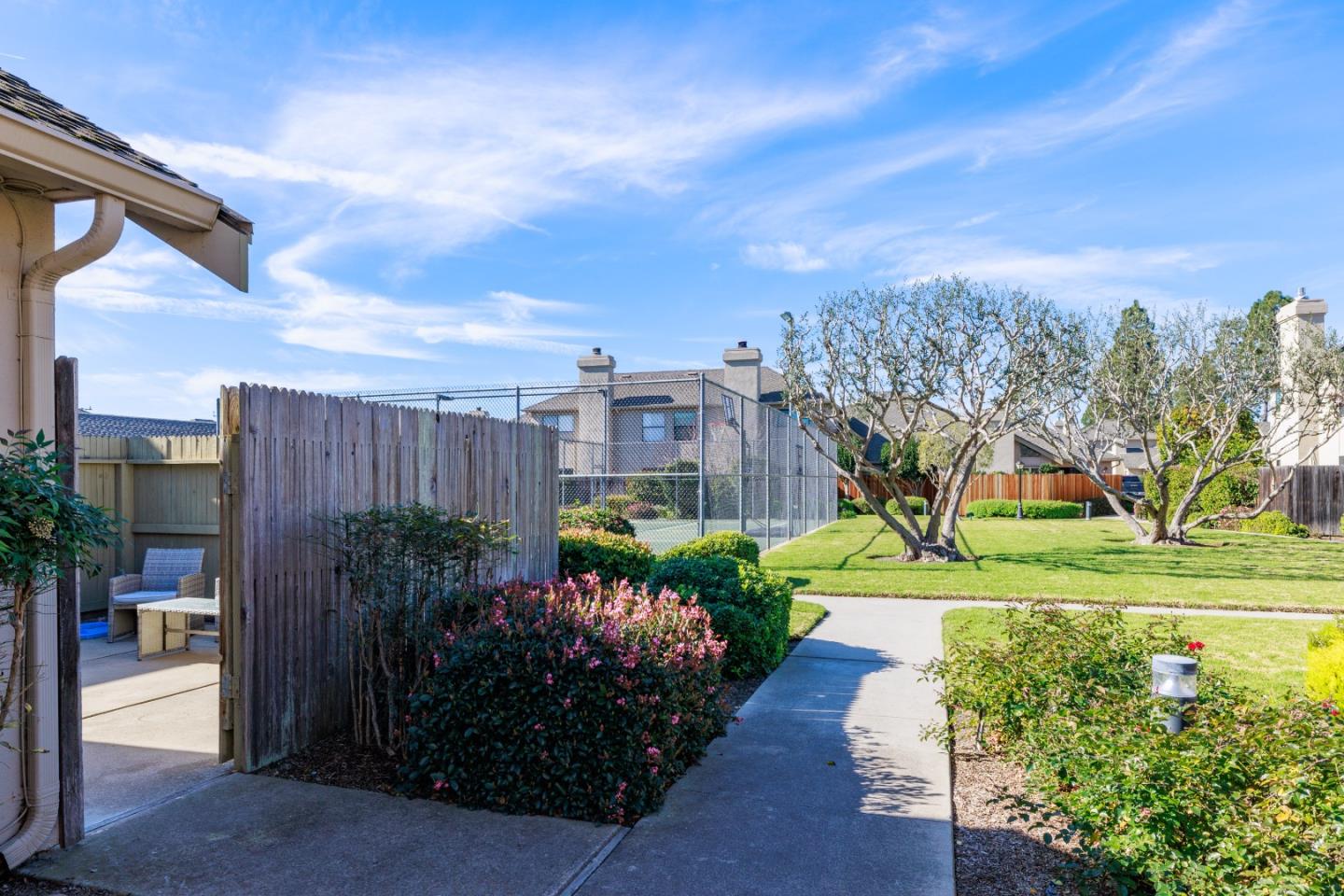 Detail Gallery Image 33 of 41 For 120 Nissen Rd #4,  Salinas,  CA 93901 - 2 Beds | 2 Baths