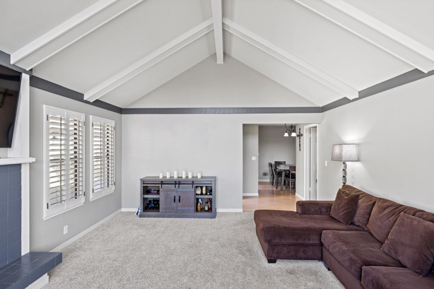 Detail Gallery Image 7 of 41 For 120 Nissen Rd #4,  Salinas,  CA 93901 - 2 Beds | 2 Baths