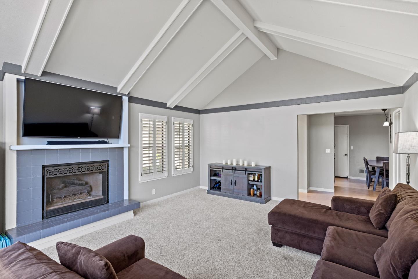 Detail Gallery Image 8 of 41 For 120 Nissen Rd #4,  Salinas,  CA 93901 - 2 Beds | 2 Baths