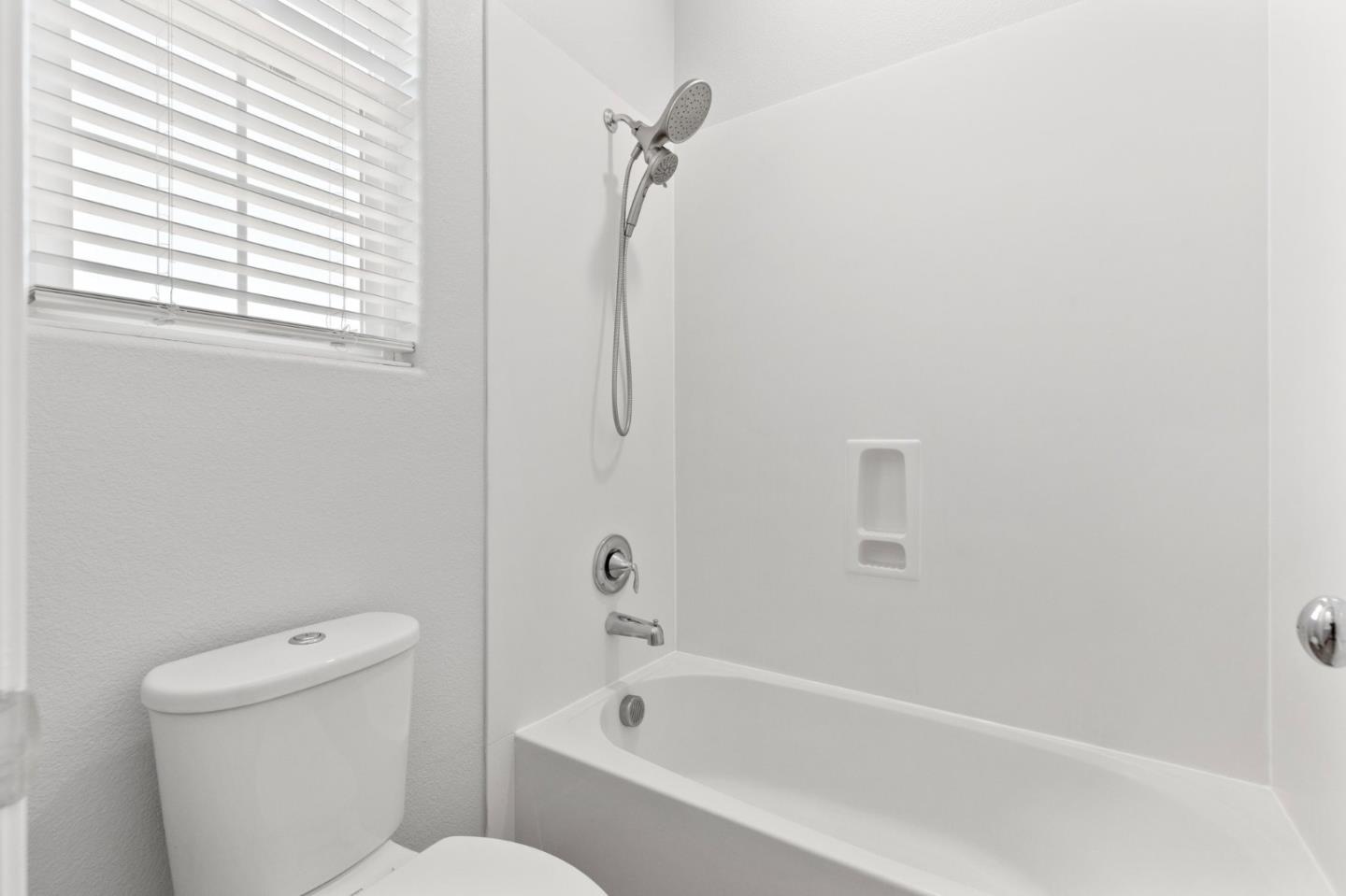 Detail Gallery Image 24 of 49 For 24253 Nora Cir, Hayward,  CA 94545 - 4 Beds | 2/1 Baths