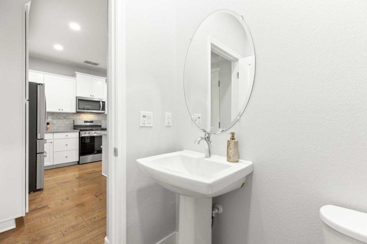 Detail Gallery Image 31 of 49 For 24253 Nora Cir, Hayward,  CA 94545 - 4 Beds | 2/1 Baths