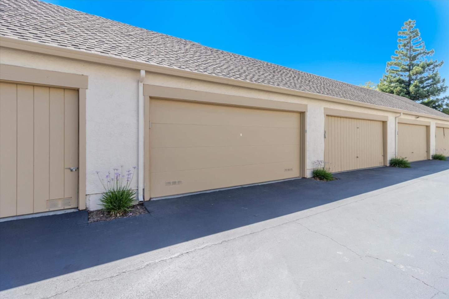 Detail Gallery Image 24 of 28 For 2031 Foxhall Loop, San Jose,  CA 95125 - 3 Beds | 2/1 Baths