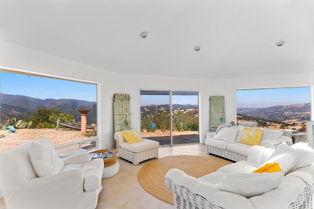 Detail Gallery Image 4 of 32 For 34901 Sky Ranch Rd, Carmel Valley,  CA 93924 - 2 Beds | 1 Baths