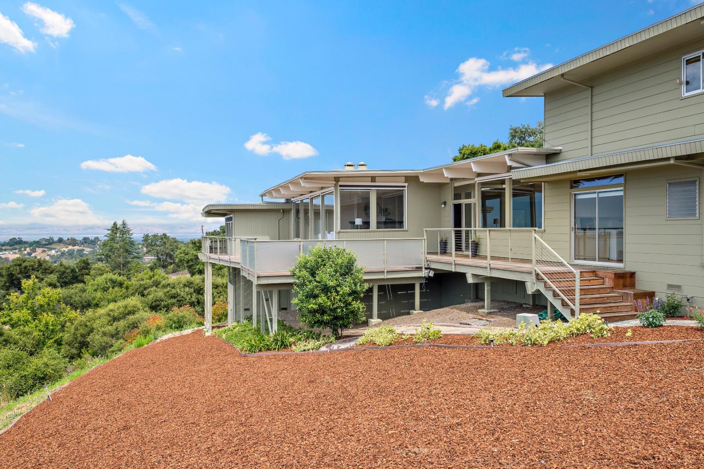 Detail Gallery Image 33 of 41 For 25111 La Loma Dr, Los Altos Hills,  CA 94022 - 7 Beds | 4/1 Baths