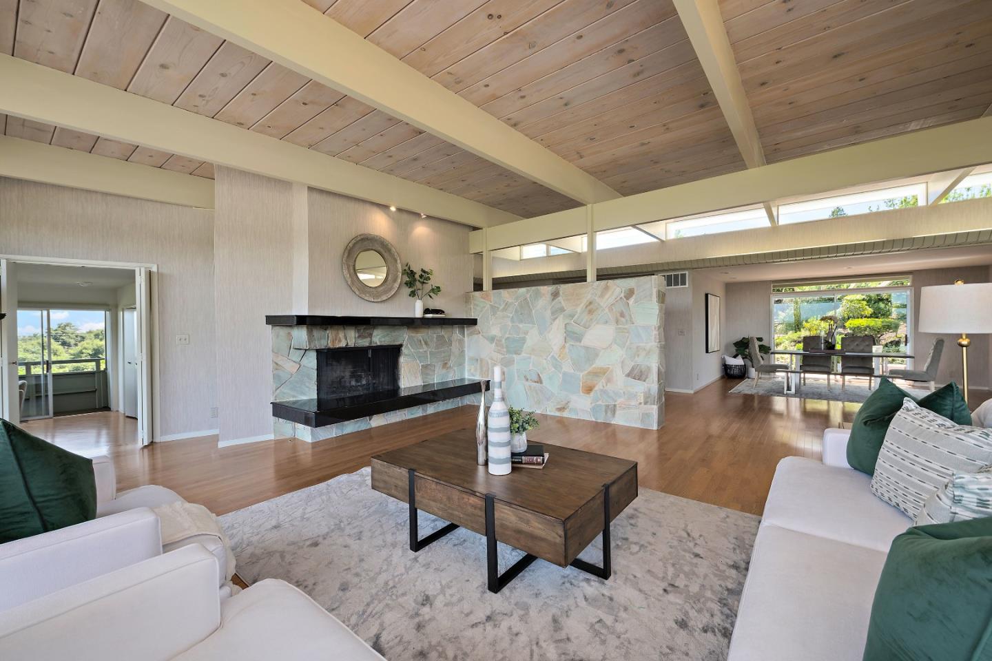 Detail Gallery Image 7 of 41 For 25111 La Loma Dr, Los Altos Hills,  CA 94022 - 7 Beds | 4/1 Baths