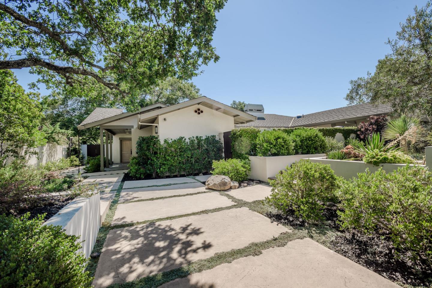 Detail Gallery Image 1 of 1 For 823 La Mesa Dr, Portola Valley,  CA 94028 - 4 Beds | 3/1 Baths