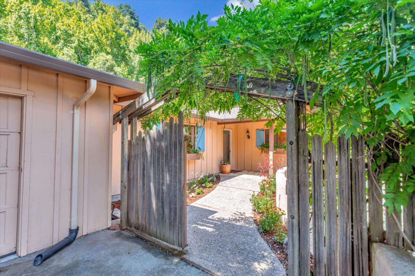 Detail Gallery Image 4 of 25 For 5 Lazy Oaks, Carmel Valley,  CA 93924 - 3 Beds | 2 Baths