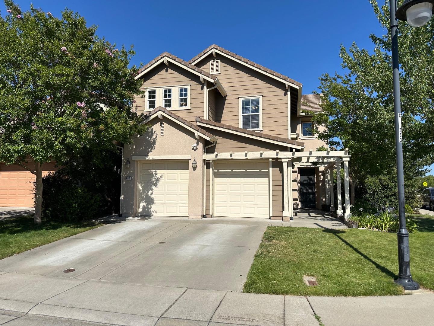 Detail Gallery Image 1 of 1 For 900 Campfire Cir, Rocklin,  CA 95765 - 4 Beds | 3/1 Baths