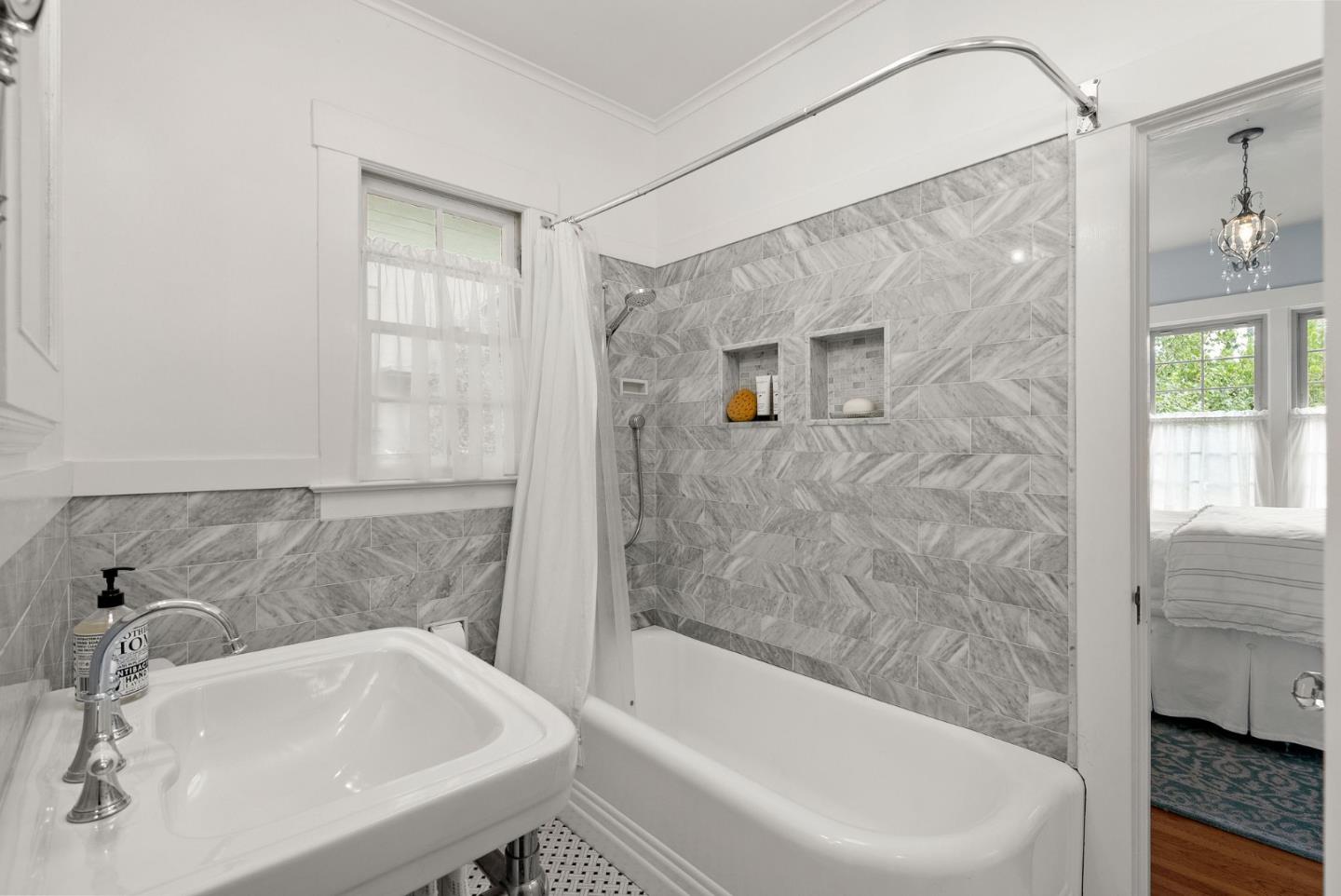 Detail Gallery Image 32 of 51 For 1252 Sierra Ave, San Jose,  CA 95126 - 3 Beds | 1/1 Baths