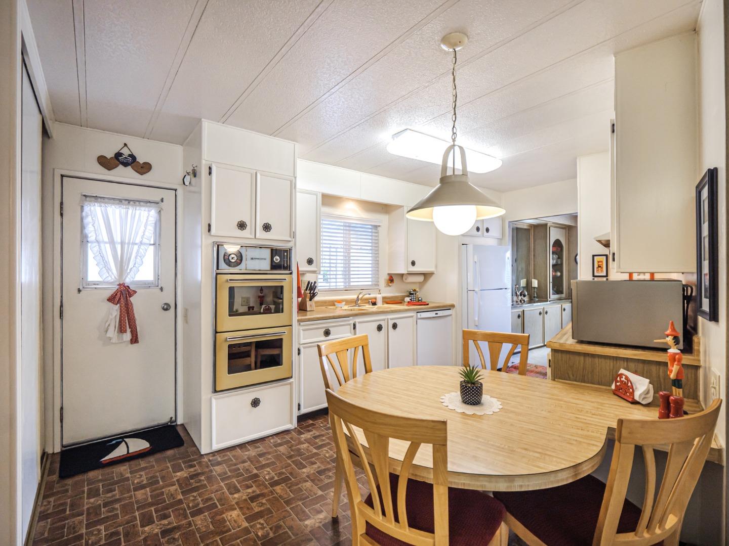 Detail Gallery Image 15 of 55 For 2655 Brommer St #26,  Santa Cruz,  CA 95062 - 2 Beds | 2 Baths