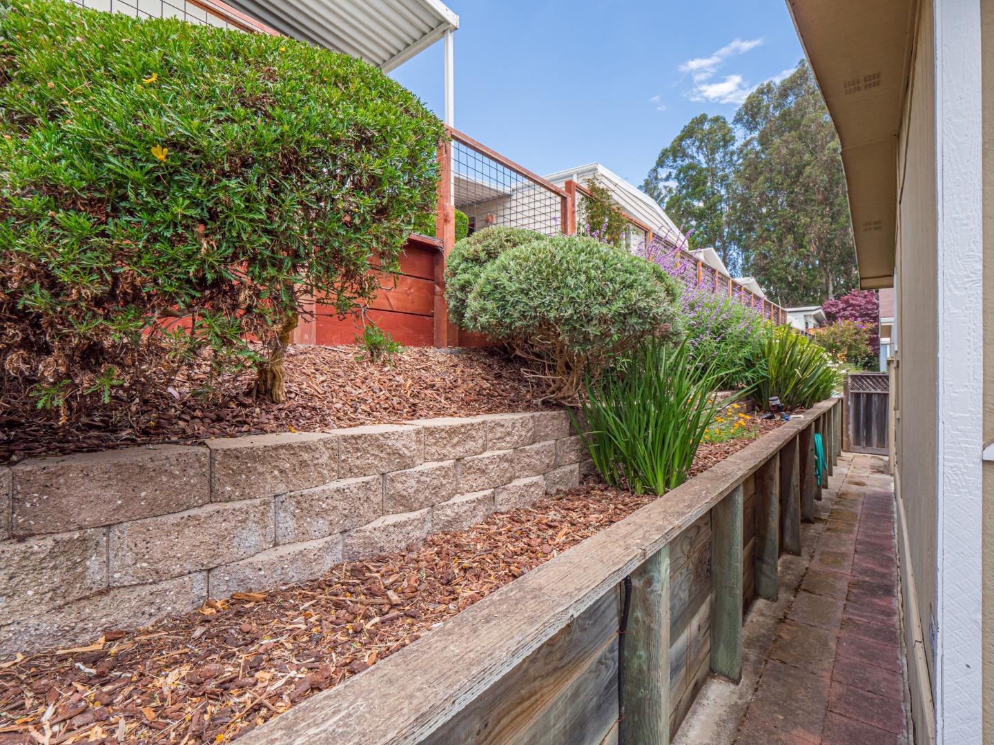 Detail Gallery Image 39 of 55 For 2655 Brommer St #26,  Santa Cruz,  CA 95062 - 2 Beds | 2 Baths