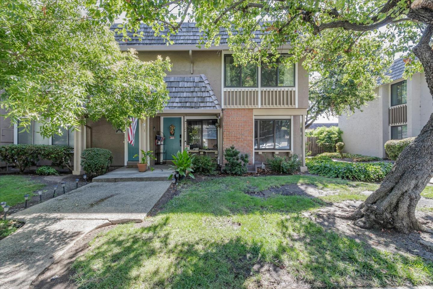 Detail Gallery Image 1 of 33 For 4625 Adobe River Ct, San Jose,  CA 95136 - 3 Beds | 2/1 Baths