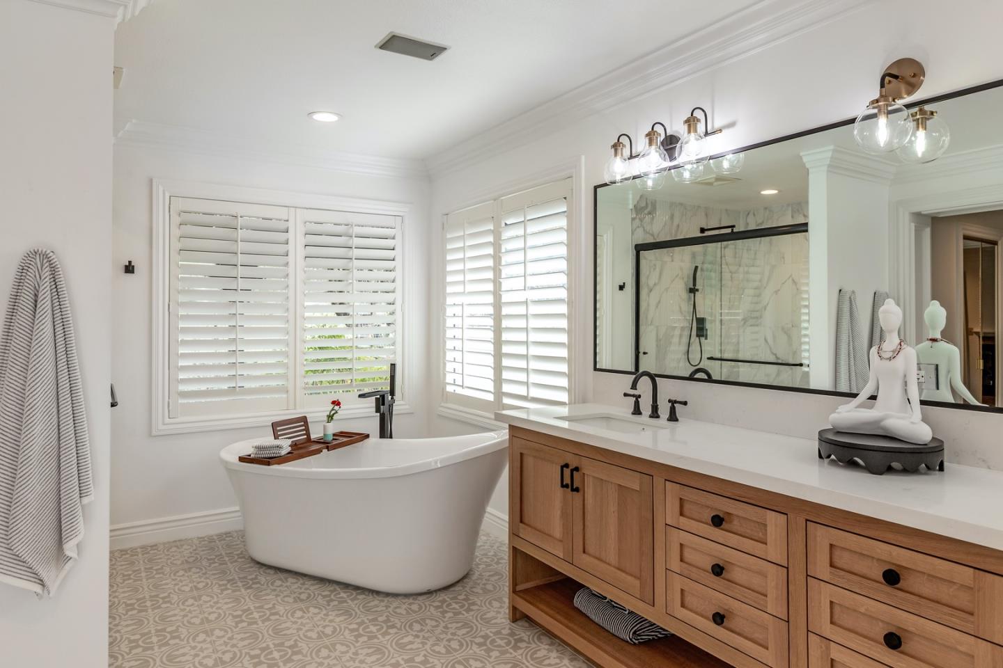 Detail Gallery Image 13 of 25 For 17310 Hendry, Morgan Hill,  CA 95037 - 6 Beds | 5 Baths