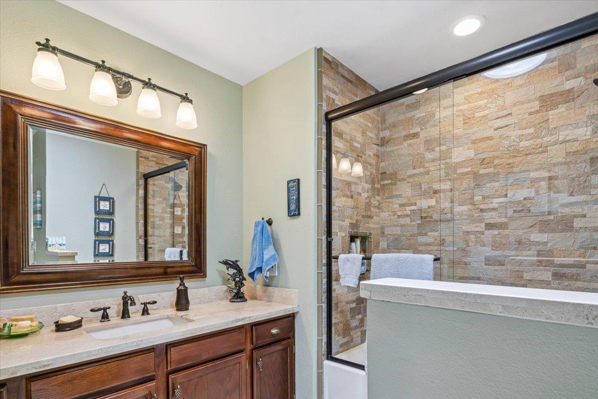 Detail Gallery Image 21 of 52 For 440 Mary Dr, Hollister,  CA 95023 - 3 Beds | 2 Baths