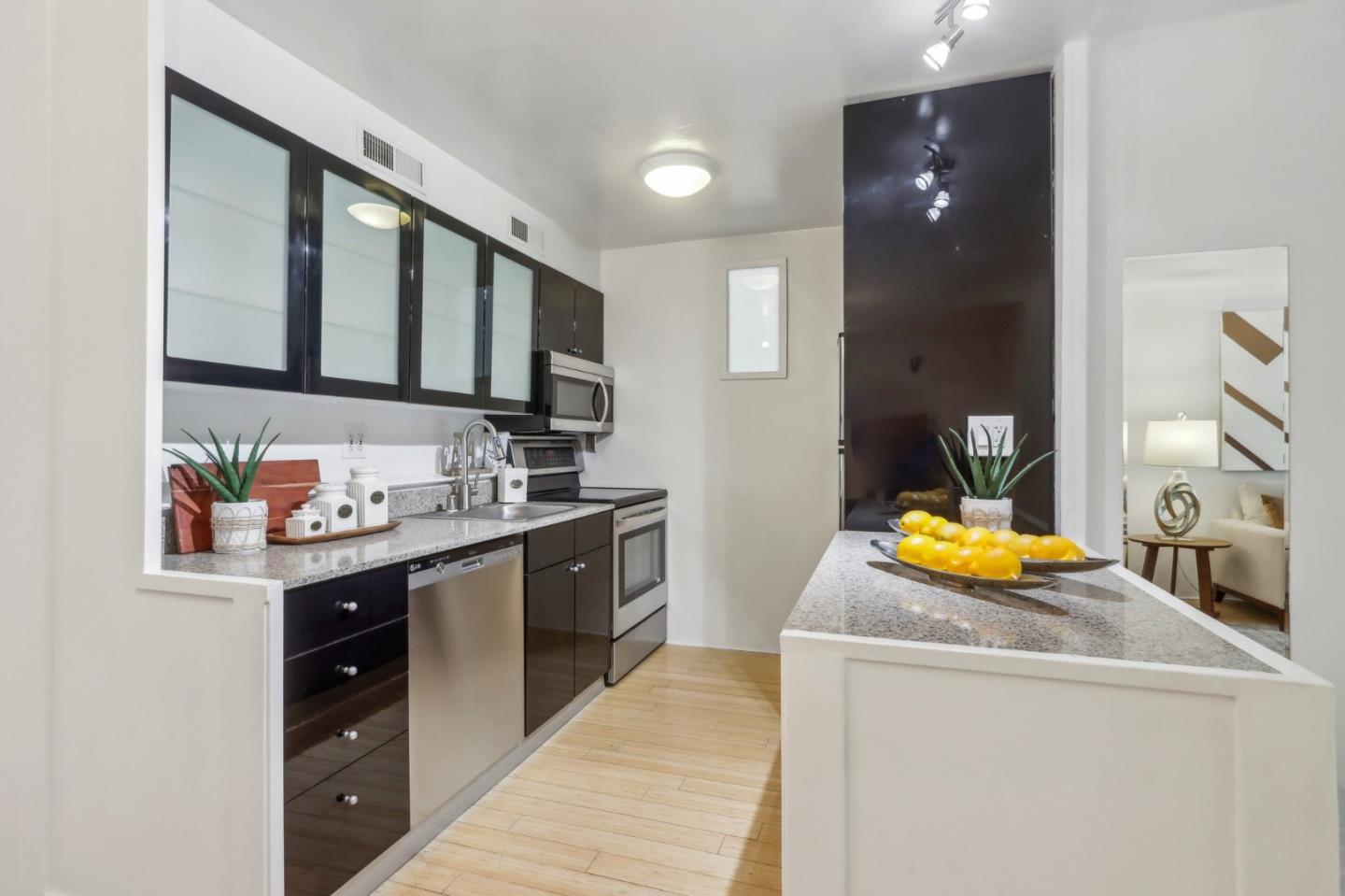 Detail Gallery Image 12 of 46 For 101 Alma St #206,  Palo Alto,  CA 94301 - 1 Beds | 1 Baths