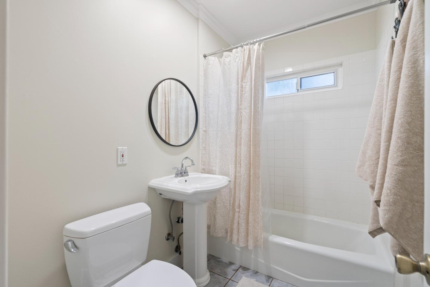 Detail Gallery Image 14 of 48 For 909 Broadway, Santa Cruz,  CA 95062 - 2 Beds | 1 Baths