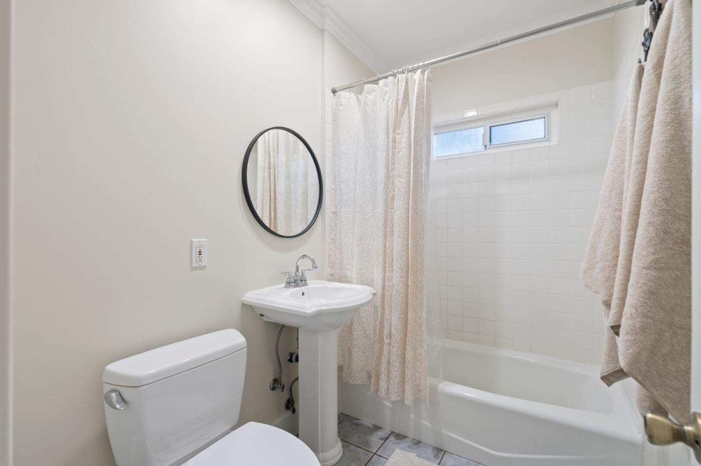 Detail Gallery Image 38 of 48 For 909 Broadway, Santa Cruz,  CA 95062 - 2 Beds | 1 Baths